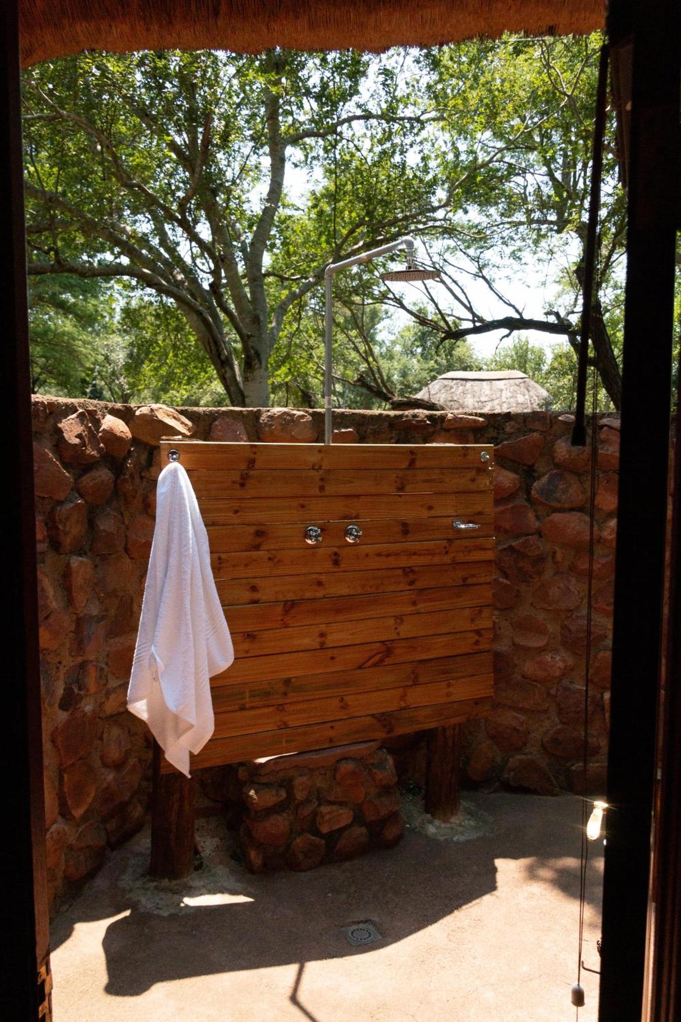 Mologa River Lodge Rust de Winter Buitenkant foto
