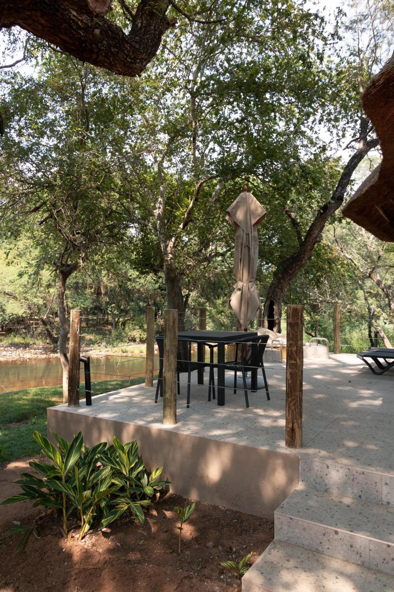 Mologa River Lodge Rust de Winter Buitenkant foto