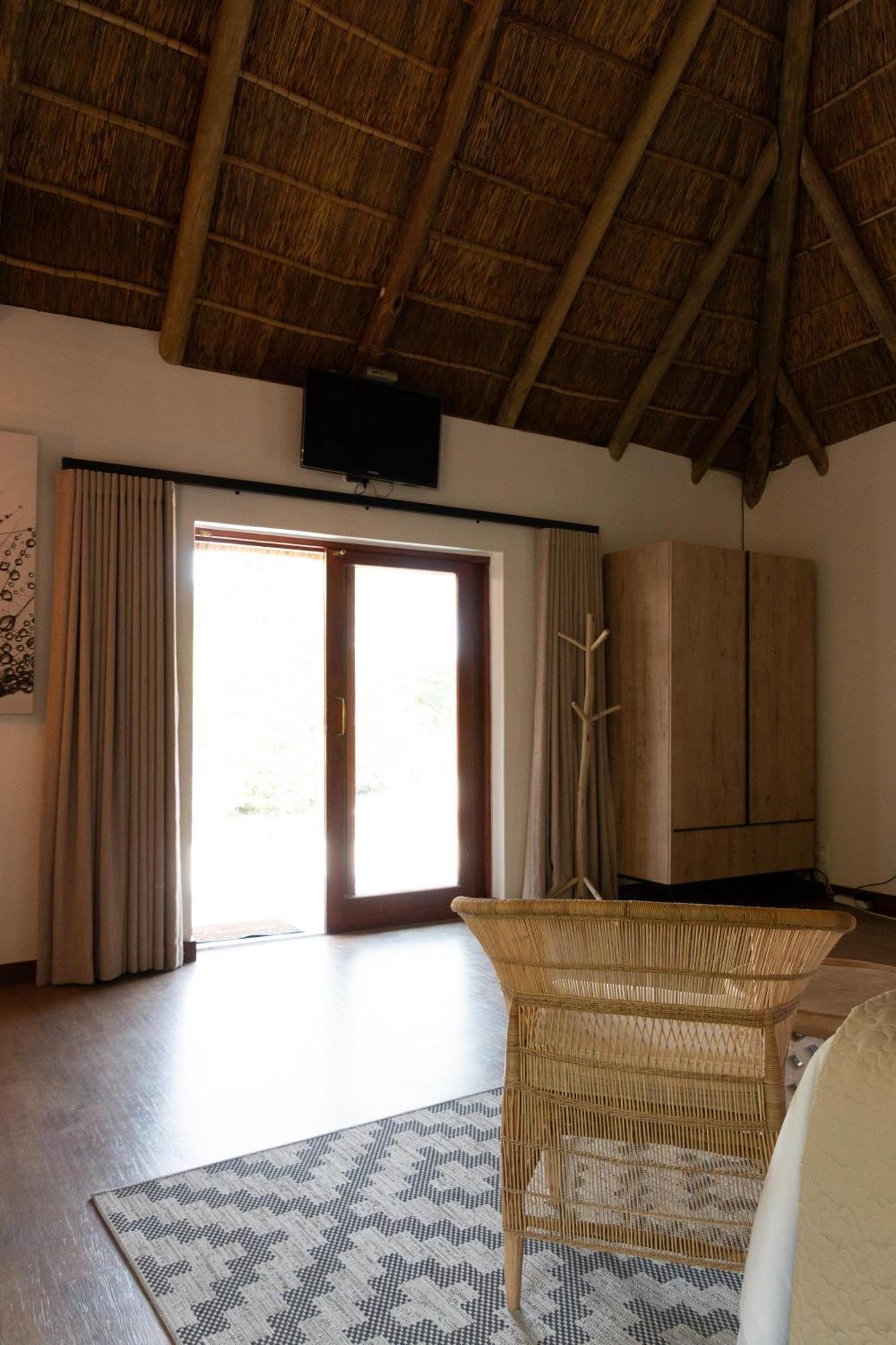 Mologa River Lodge Rust de Winter Buitenkant foto